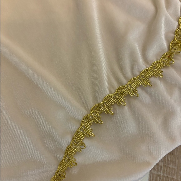Elegant Velvet Cream and Gold Tree Skirt - Picture 5 of 5